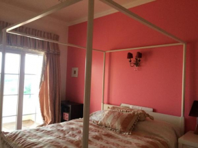 Sunny Suites Golf and Free Parking Guest House